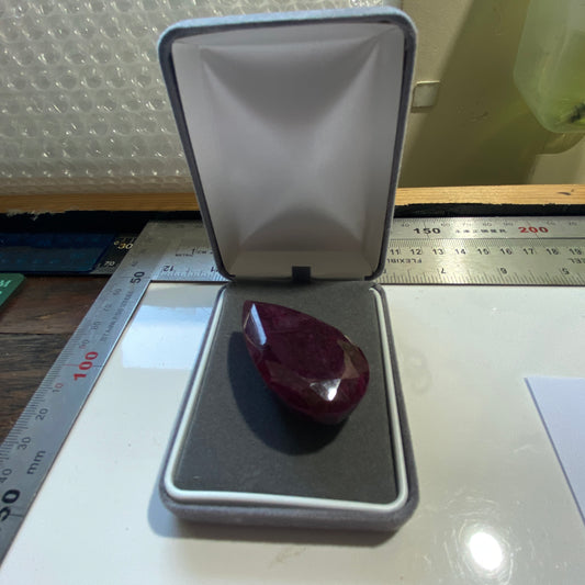 RUBY CORUNDUM GEMSTONE - INOSY DISTRICT, MADAGASCAR. MASSIVE 185Ct  MFG5051