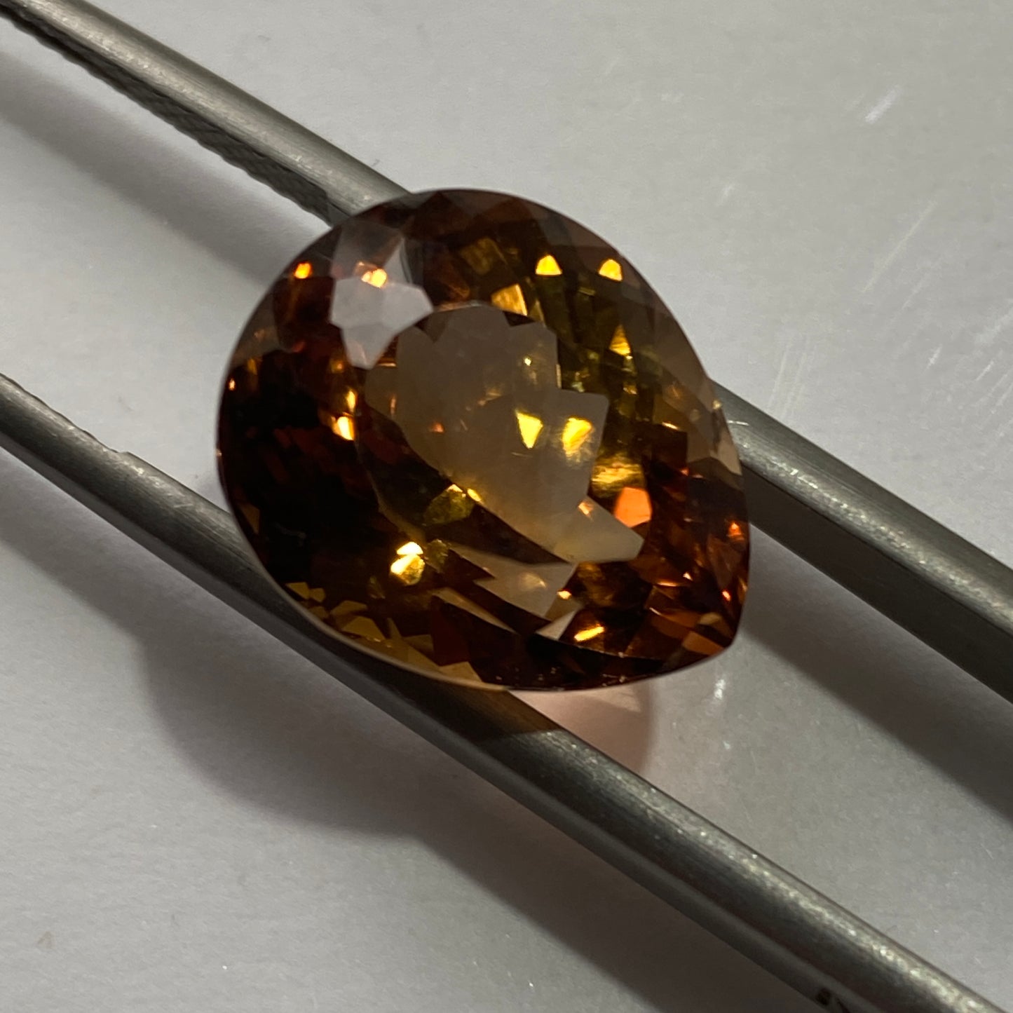 TOPAZ NATURAL GEMSTONE - TOPAZ MOUNTAIN, UTAH - U.S.A. 13.21Ct MFG1615