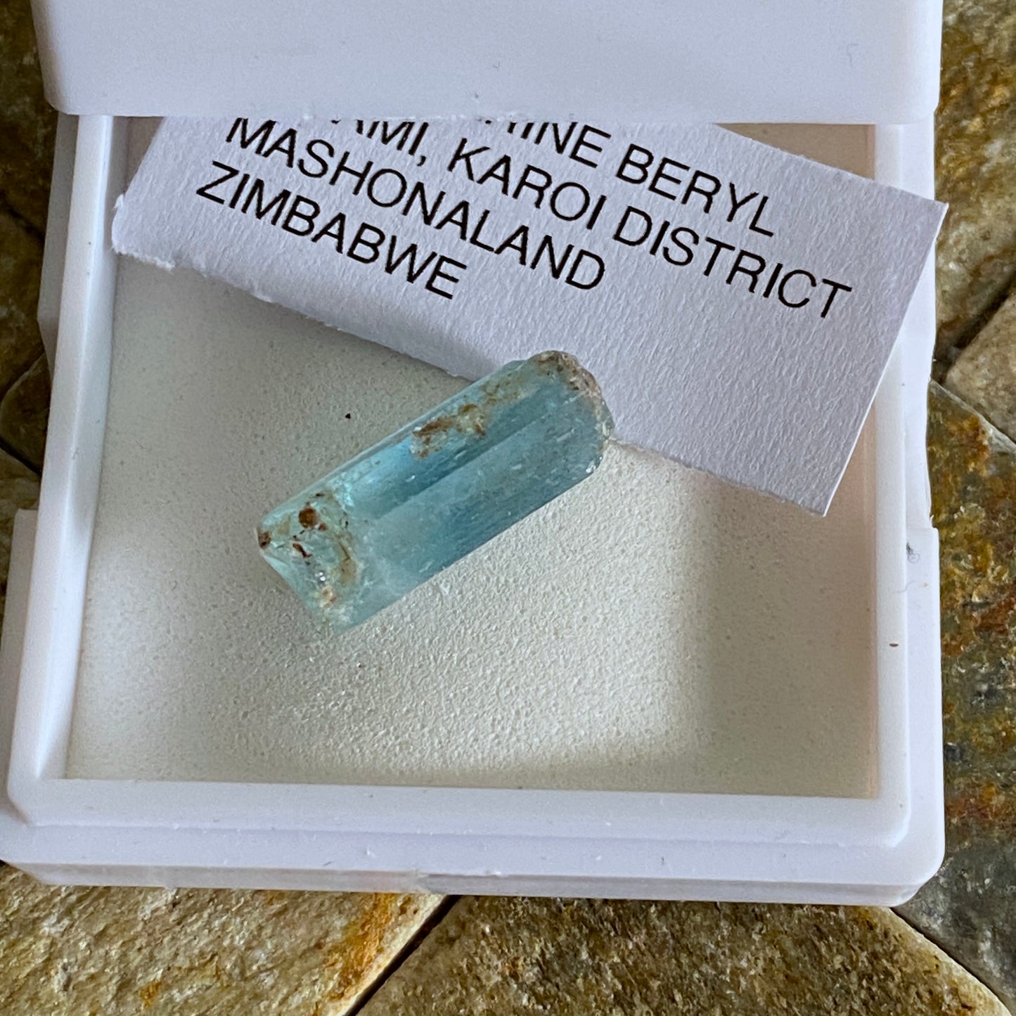 AQUAMARINE BERYL CRYSTAL FROM MWAMI, ZIMBABWE. 1g [5Ct] MF1775