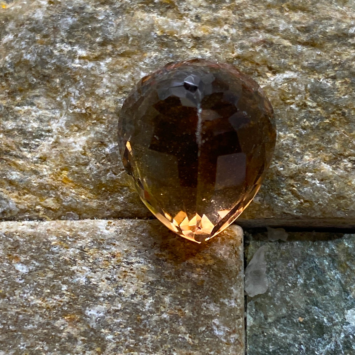 TOPAZ NATURAL GEMSTONE - TOPAZ MOUNTAIN, UTAH - U.S.A. 13.21Ct MFG1615