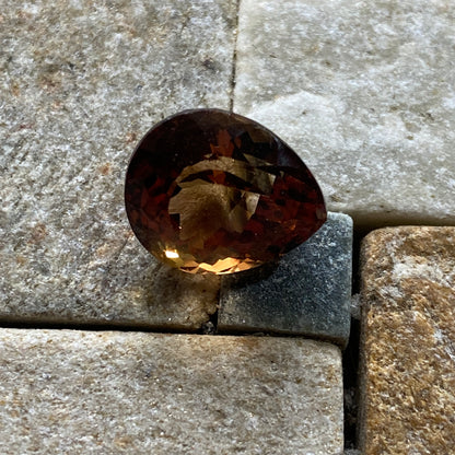 TOPAZ NATURAL GEMSTONE - TOPAZ MOUNTAIN, UTAH - U.S.A. 13.21Ct MFG1615