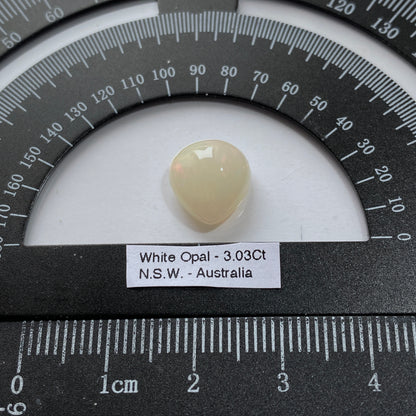 WHITE OPAL NATURAL GEMSTONE - YUNGNULGRA C0., N.S.W. AUSTRALIA 3.03Ct MFG1876