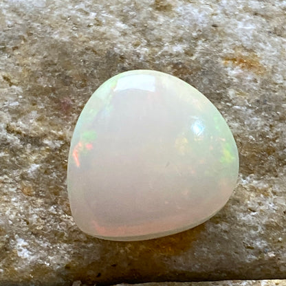 WHITE OPAL NATURAL GEMSTONE - YUNGNULGRA C0., N.S.W. AUSTRALIA 3.03Ct MFG1876
