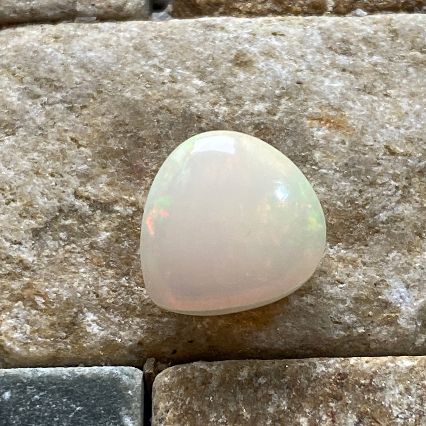 WHITE OPAL NATURAL GEMSTONE - YUNGNULGRA C0., N.S.W. AUSTRALIA 3.03Ct MFG1876