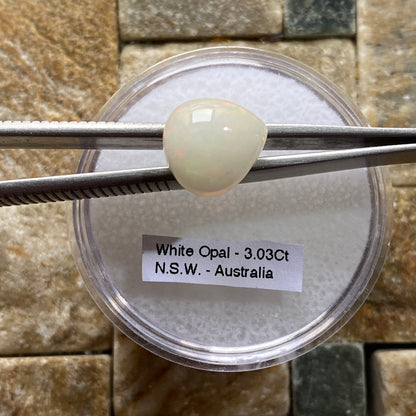 WHITE OPAL NATURAL GEMSTONE - YUNGNULGRA C0., N.S.W. AUSTRALIA 3.03Ct MFG1876