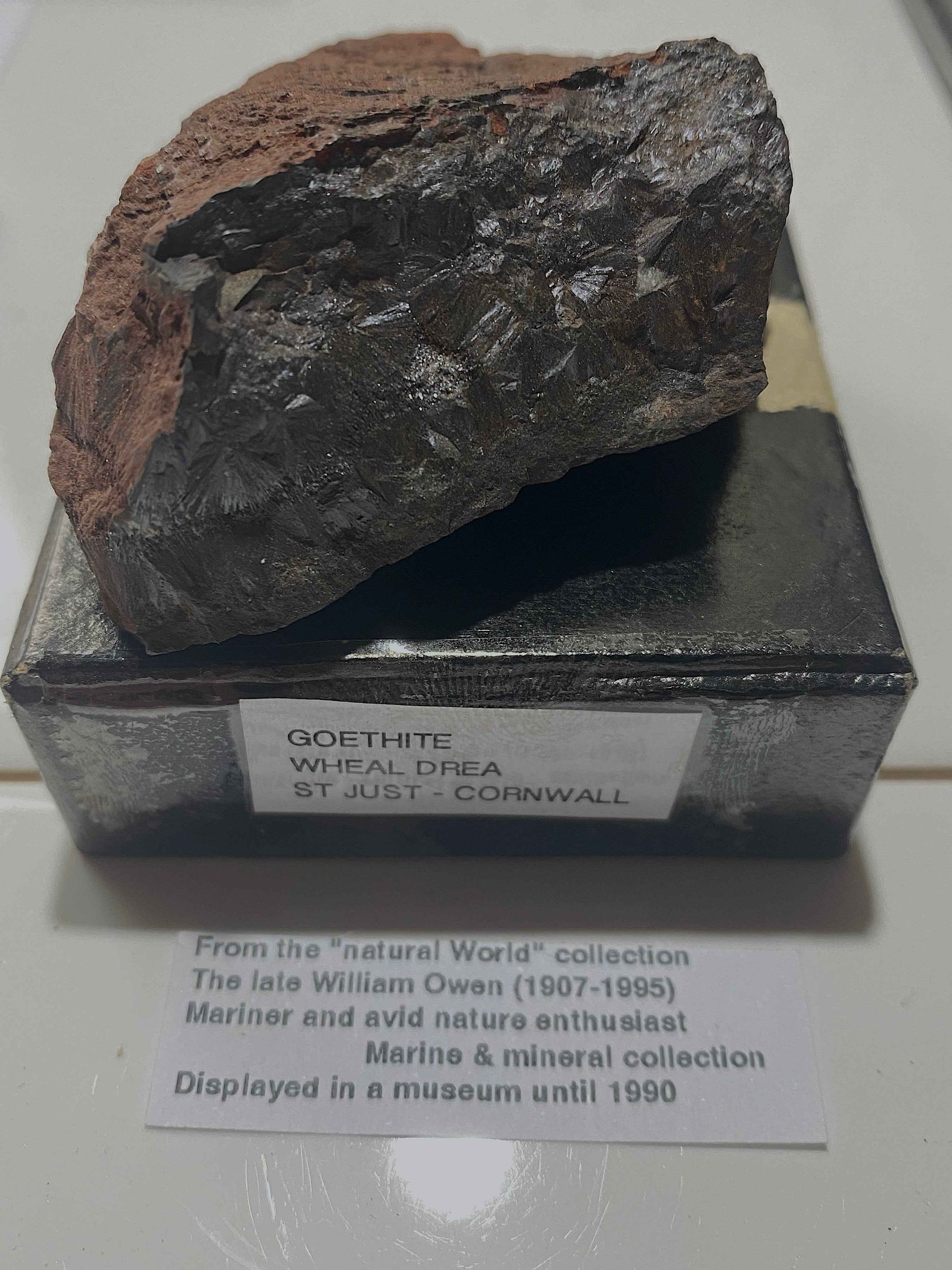 GOETHITE : WHEAL DREA, BOTALLACK, ST JUST, CORNWALL  98g MF4987