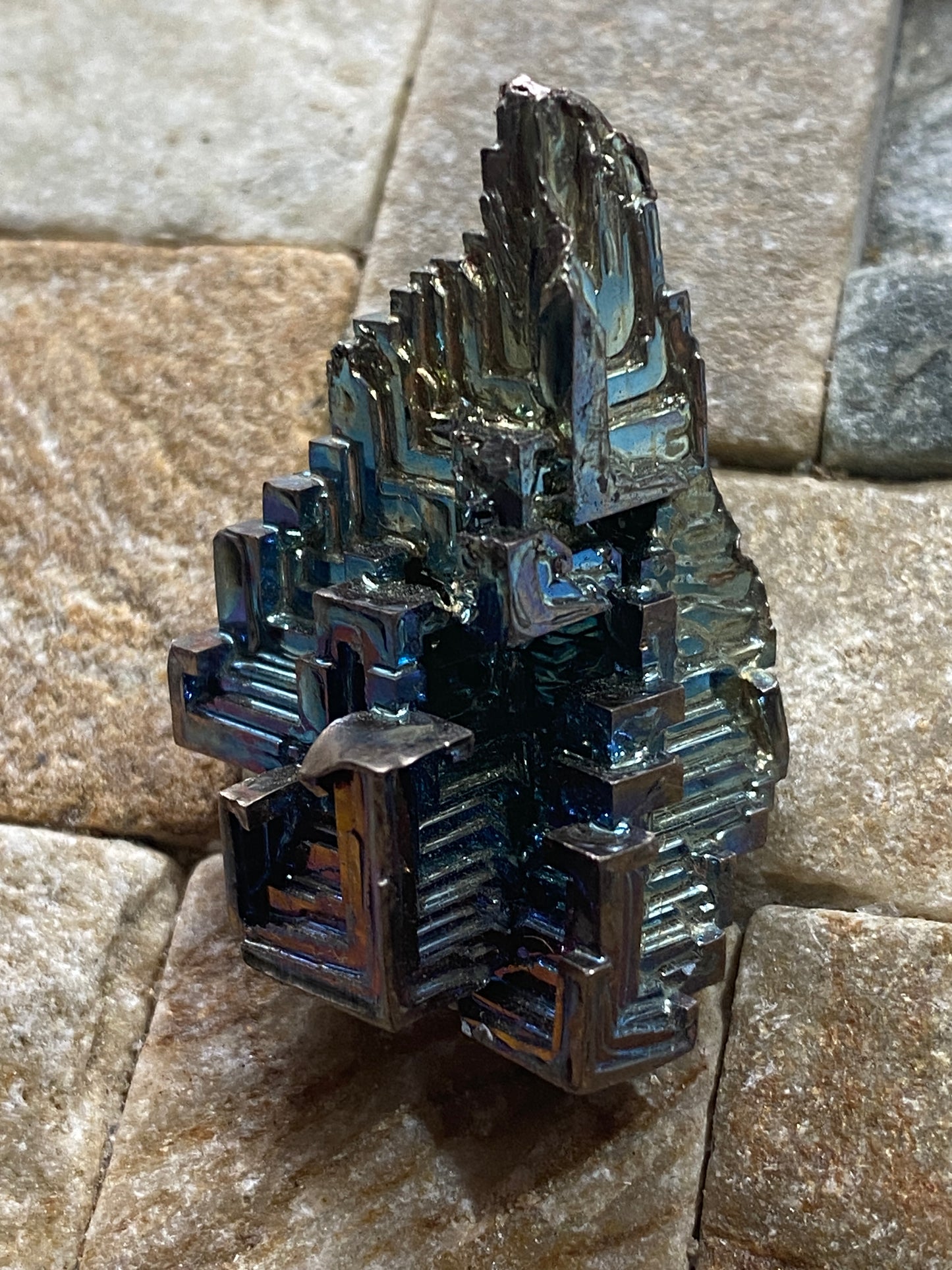 BISMUTH : LABORATORY GROWN IN THE U.S.A.  23g MF4989