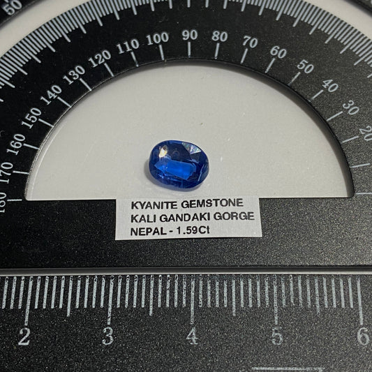 KYANITE RARE NATURAL GEMSTONE - KALIGANDAKI GORGE, PRADESH, NEPAL 1.59Ct MFG1906