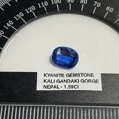 KYANITE RARE NATURAL GEMSTONE - KALIGANDAKI GORGE, PRADESH, NEPAL 1.59Ct MFG1906