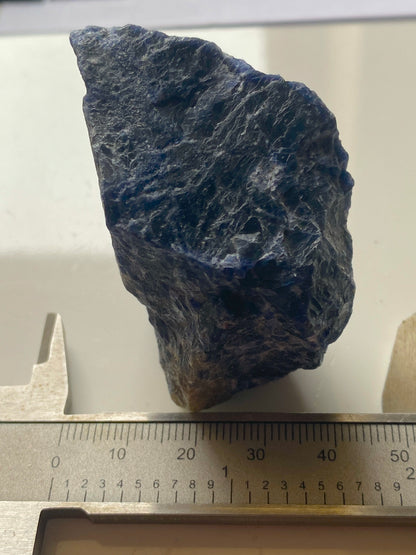SODALITE : HIASSU FARM, BAHIA, BRAZIL. 75g. MF4994