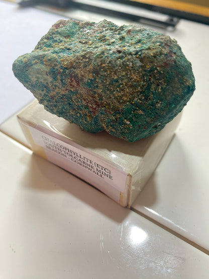 CHALCOPHYLLITE [ETC] : SOUTH TOLCARNE MINE, BEACON, CAMBORNE, CORNWALL 213g MF5012