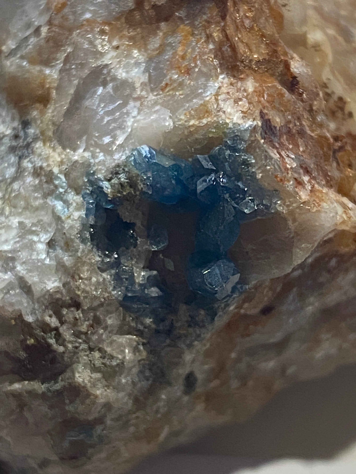 SCORODITE [ETC] : PENBERTHY CROFT MINE, ST HILARY, CORNWALL. 82g MF5014