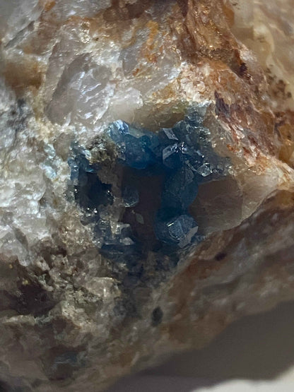 SCORODITE [ETC] : PENBERTHY CROFT MINE, ST HILARY, CORNWALL. 82g MF5014