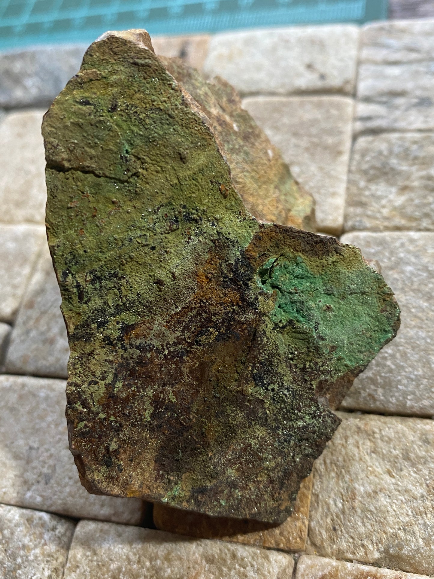 TORBERNITE : SOUTH TOLCARNE MINE, BEACON, CAMBORNE, CORNWALL. 97g MF5015