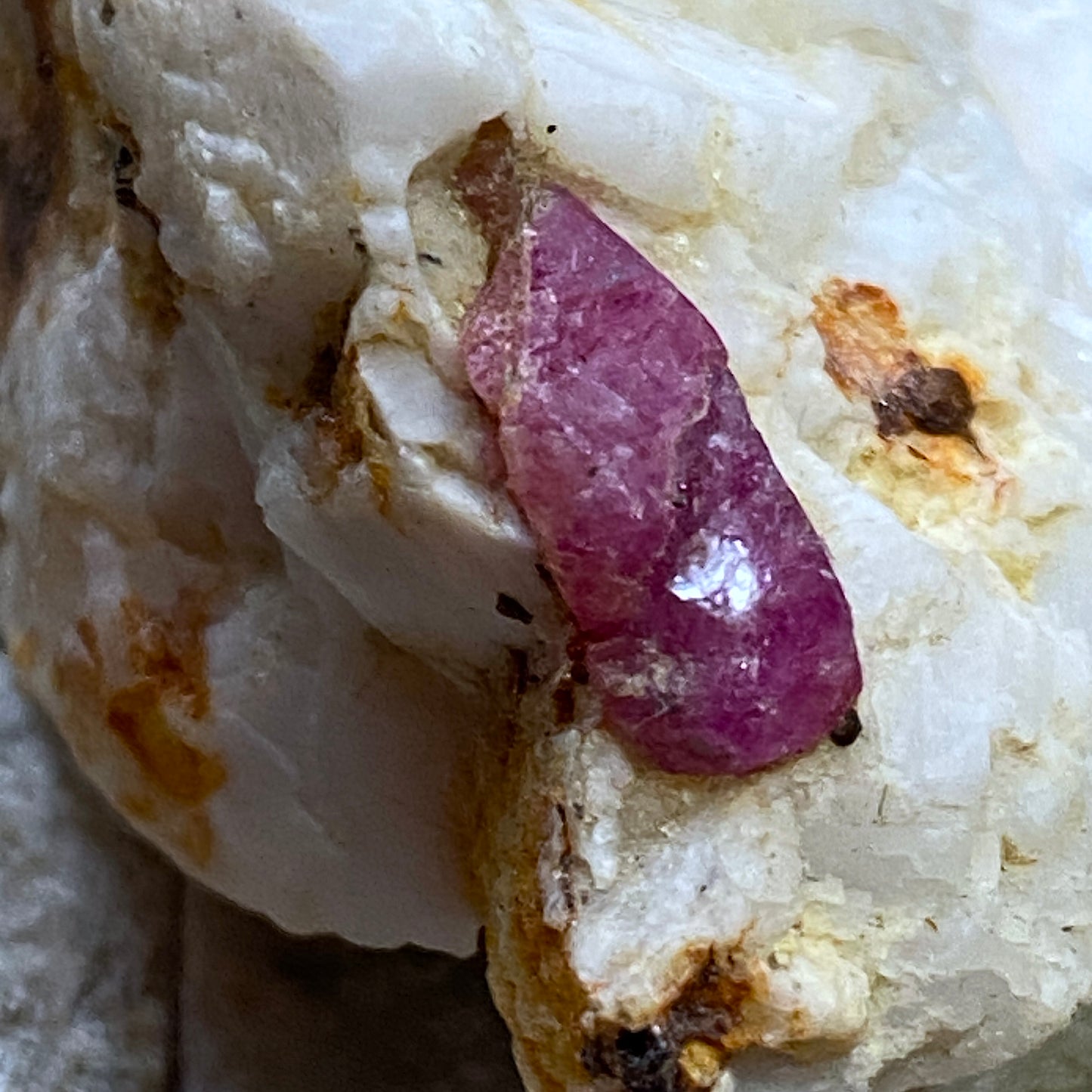 RUBY CORUNDUM ON MATRIX FROM SKARDU, PAKISTAN 24g MF1396