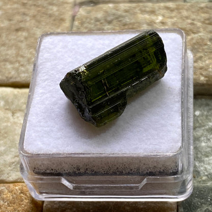 ROUGH VERDILITE TOURMALINE GEMSTONE : LUSAKA DISTRICT, ZAMBIA 10.72Ct MFG2311