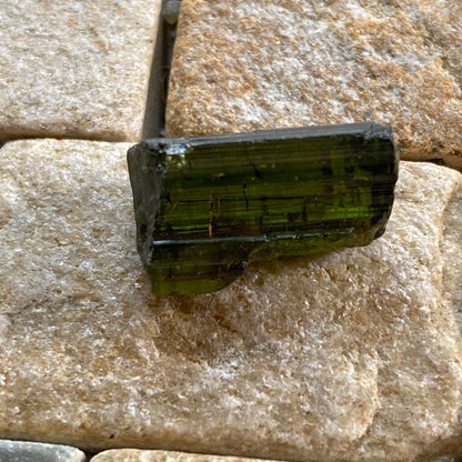 ROUGH VERDILITE TOURMALINE GEMSTONE : LUSAKA DISTRICT, ZAMBIA 10.72Ct MFG2311