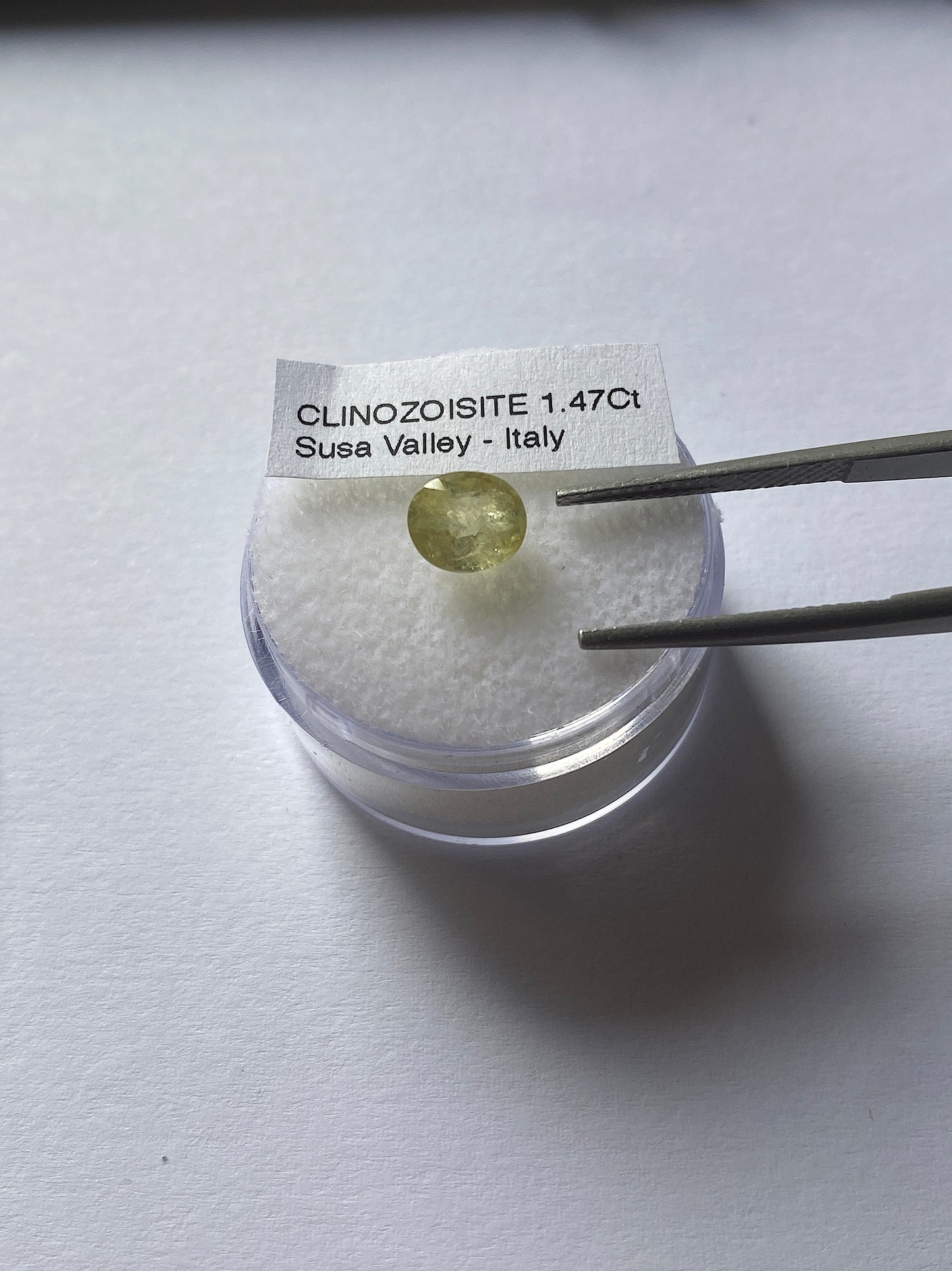 CLINOZOISITE GEMSTONE : SUSA VALLEY, TURIN, PIEDMONT - ITALY. 1.47Ct. MFG4945