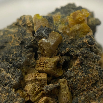 VANADINITA DE PUZZLER MINE, ARIZONA, EE. UU. 8 g MF1322