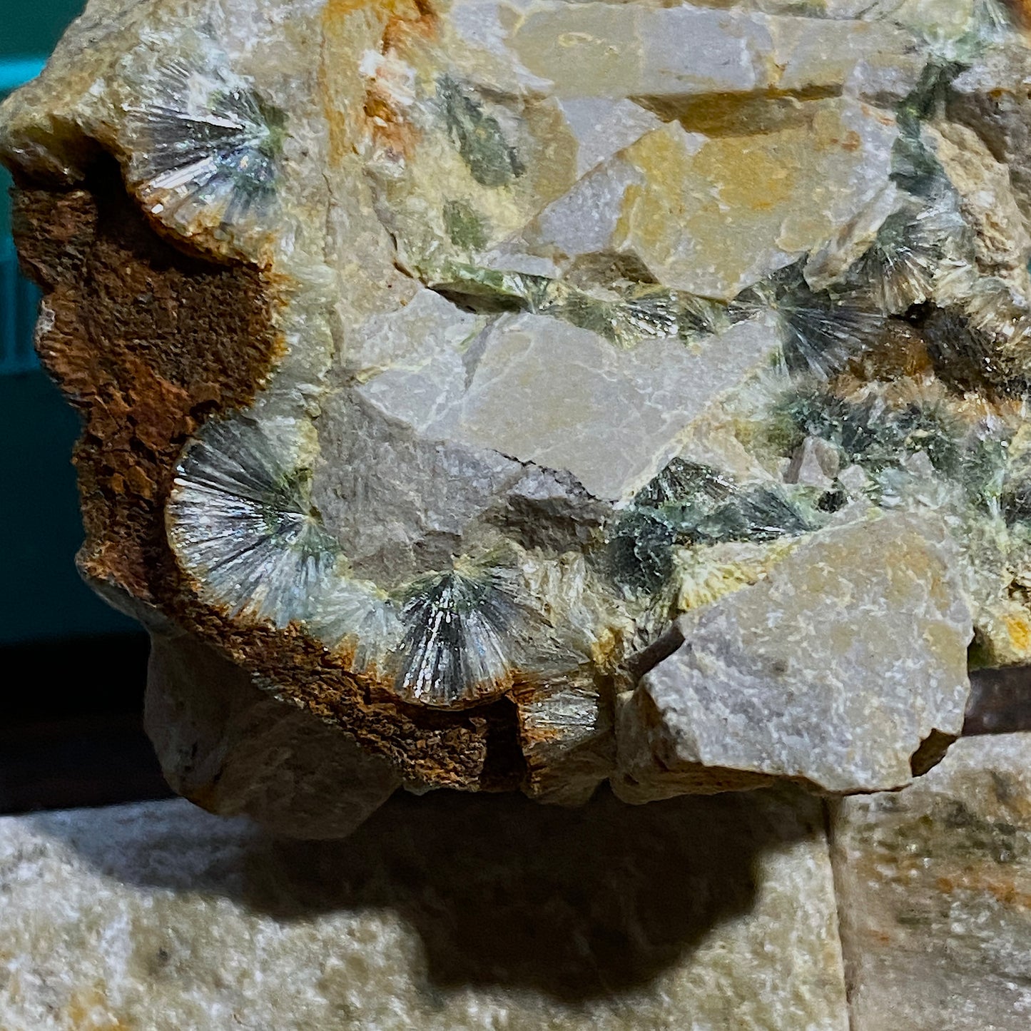 WAVELLITE ON MATRIX : MAULDIN MOUNTAIN, ARKANSAS, U.S.A. 37g MF1348