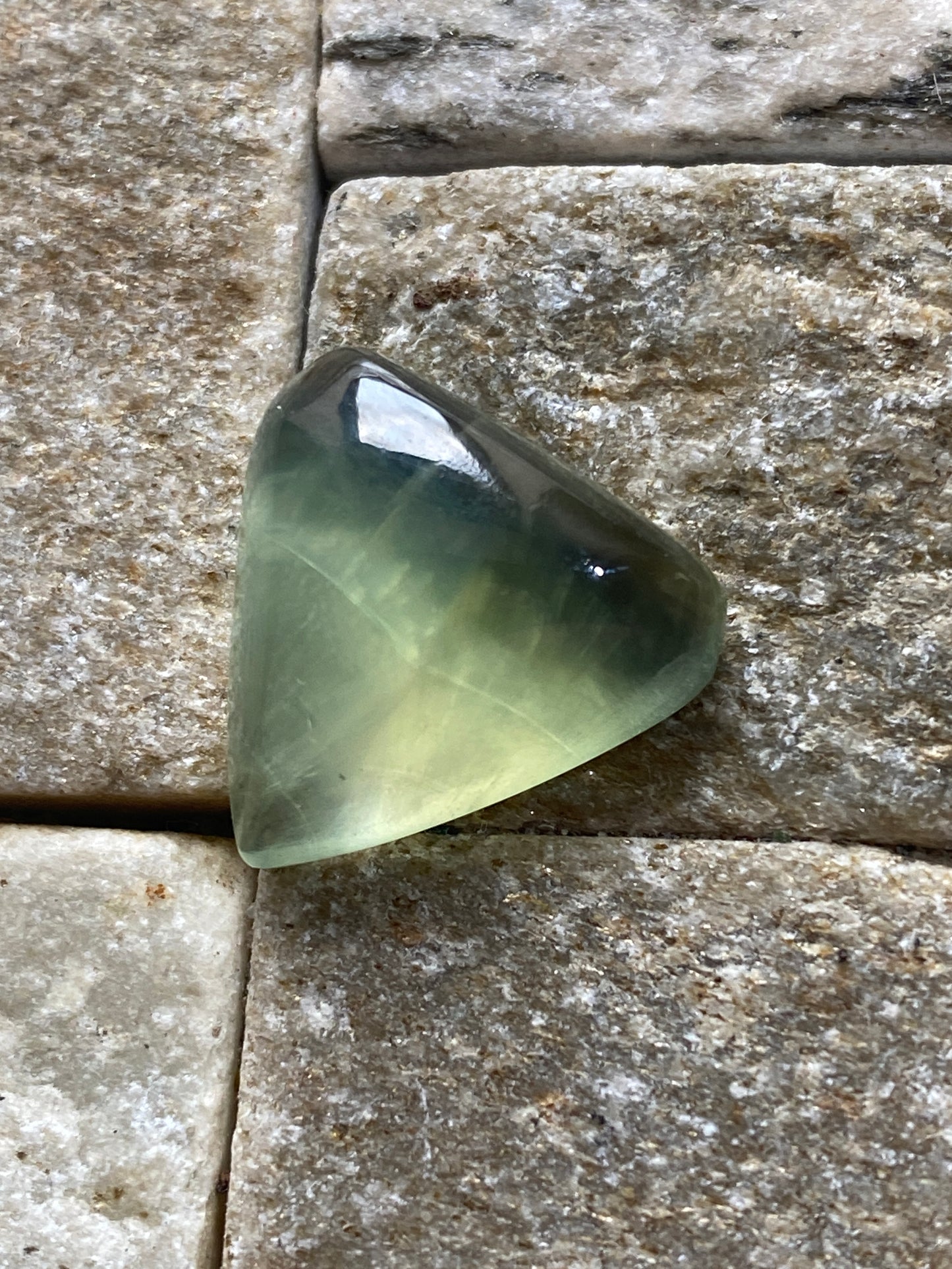 PREHNITE GEMSTONE : KAYES REGION, MALI, AFRICA  9.89Ct. MFG4949