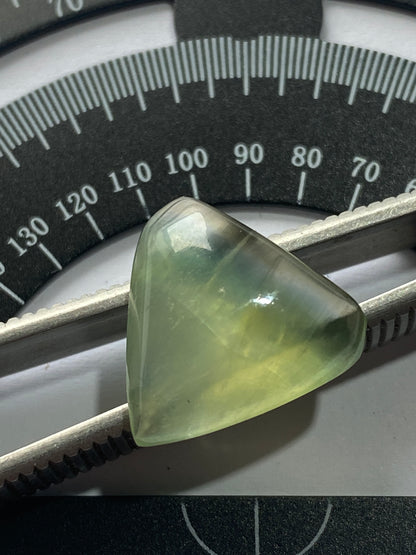 PREHNITE GEMSTONE : KAYES REGION, MALI, AFRICA  9.89Ct. MFG4949