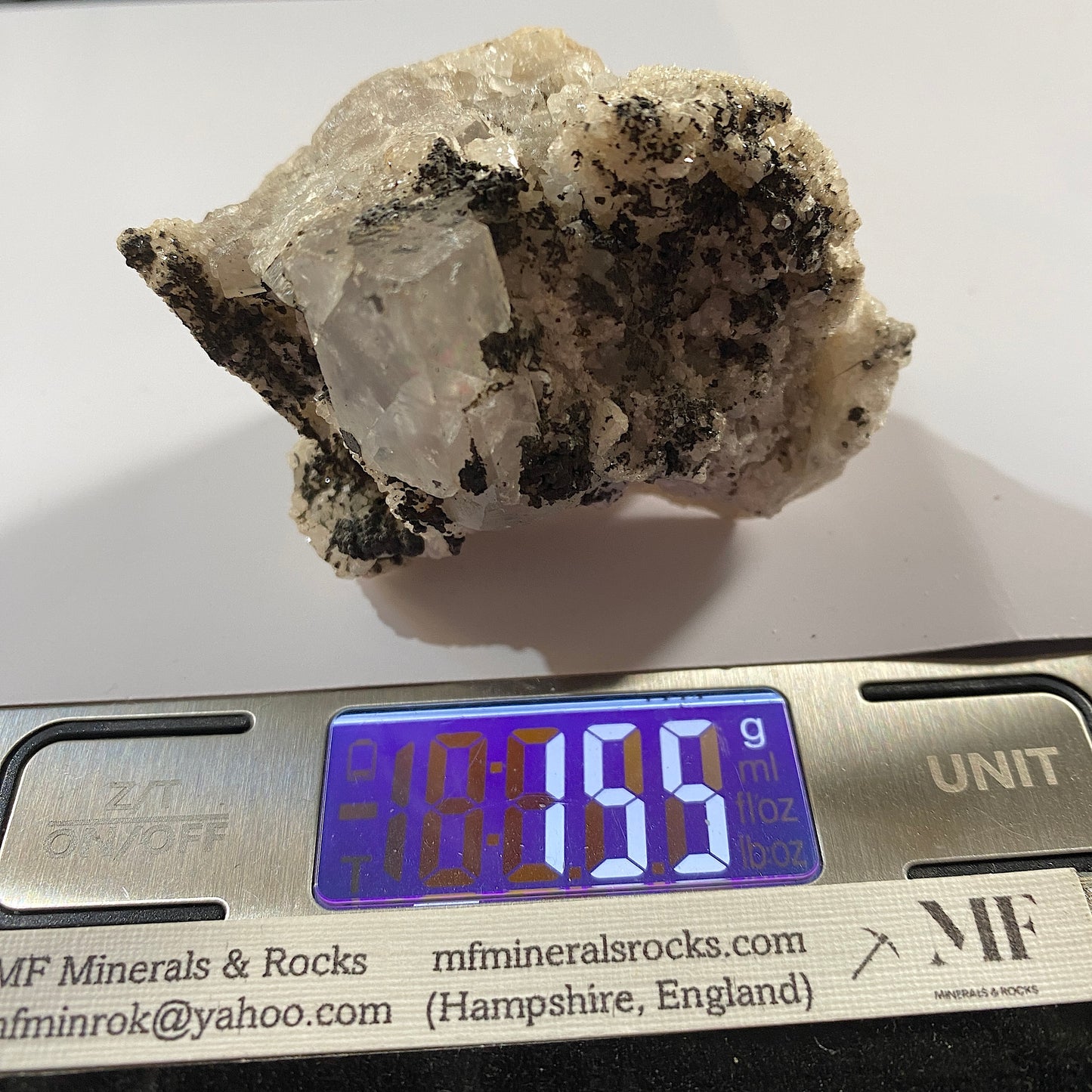 FLUORITE AVEC PYROBITUME/CARBONE RARE DE LA MINE EMILIO, ESPAGNE 154 g MF1334