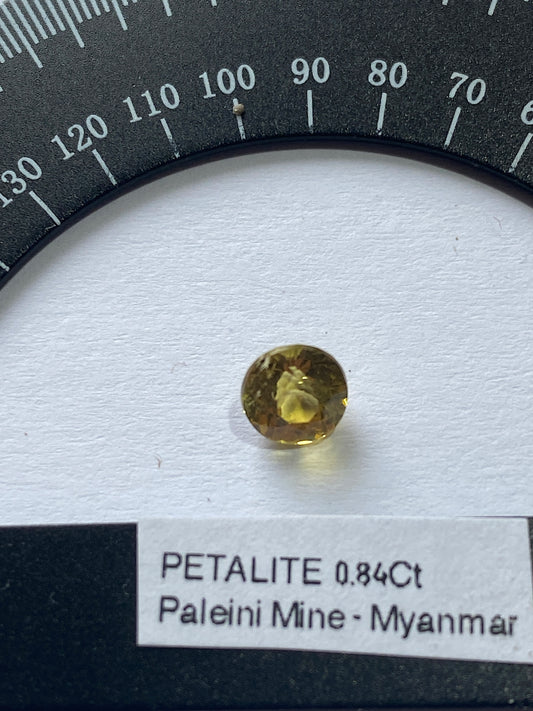 PETALITE NATURAL GEMSTONE : PALEINI MINE, KYAUKME DISTRICT, SHAN STATE, MYANMAR 0.84Ct MF4952