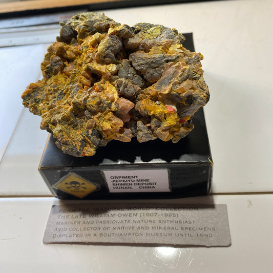 ORPIMENT FROM JIEPAIYU MINE, HUNAN, CHINA. 253g MF1350