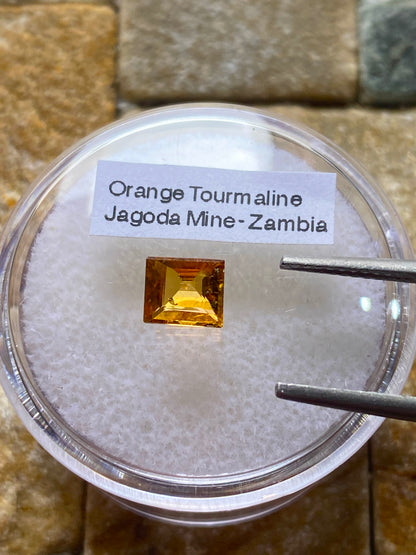 ORANGE TOURMALINE NATURAL GEMSTONE : JAGODA MINE, MKUSHI, ZAMBIA 0.62Ct MFG4955