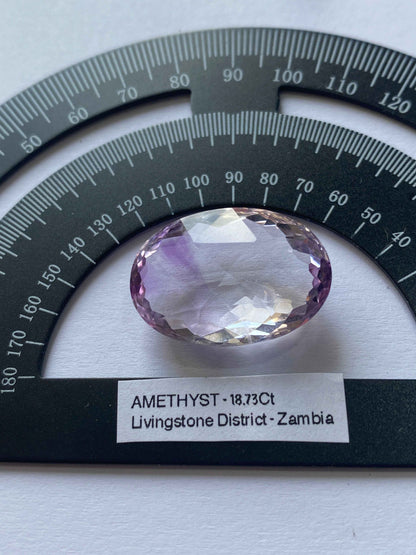 AMETHYST NATURAL GEMSTONE : LIVINGSTONE DISTRICT, SOUTHERN PROV., ZAMBIA 18.73Ct MF4956