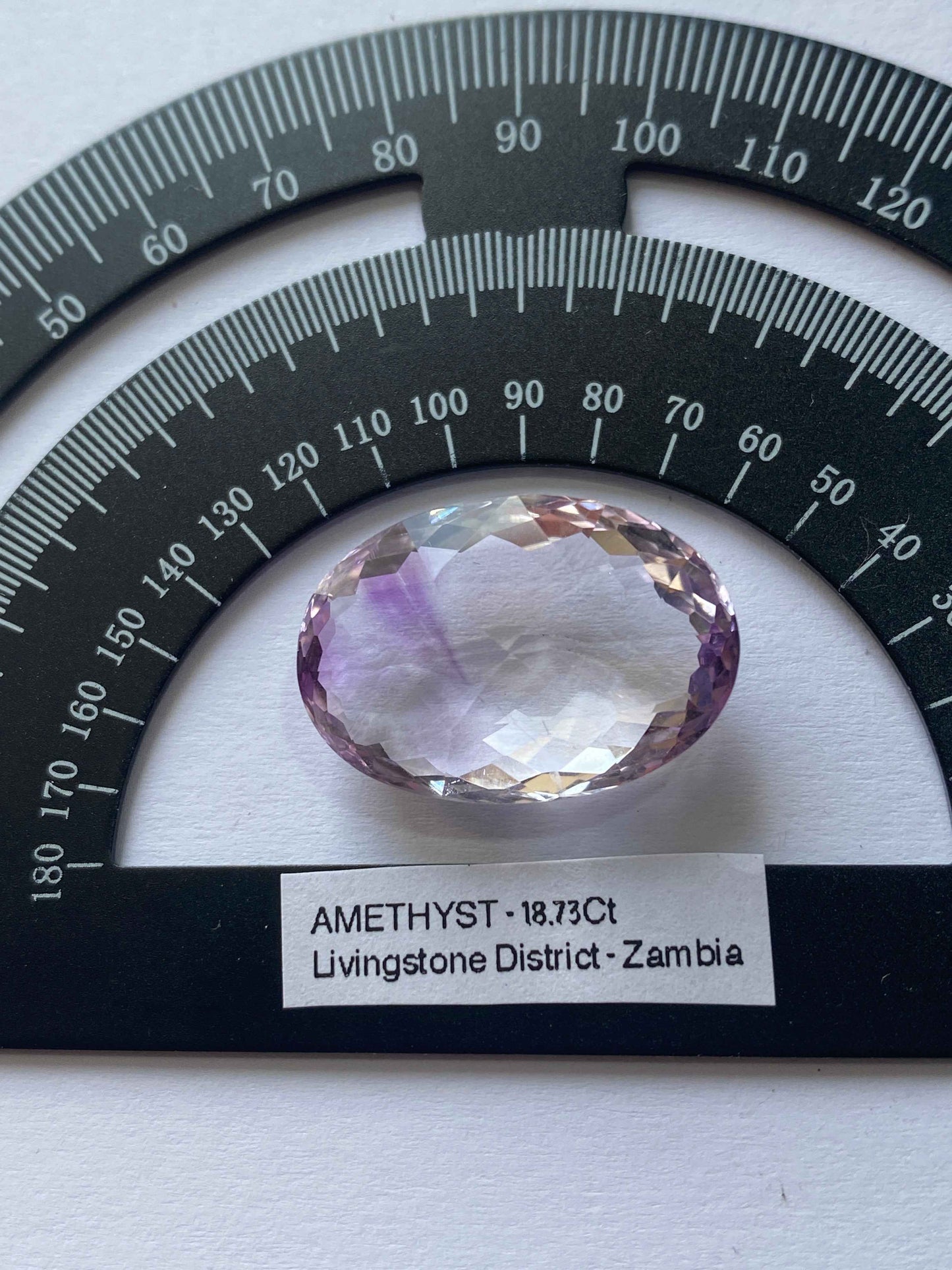AMETHYST NATURAL GEMSTONE : LIVINGSTONE DISTRICT, SOUTHERN PROV., ZAMBIA 18.73Ct MF4956