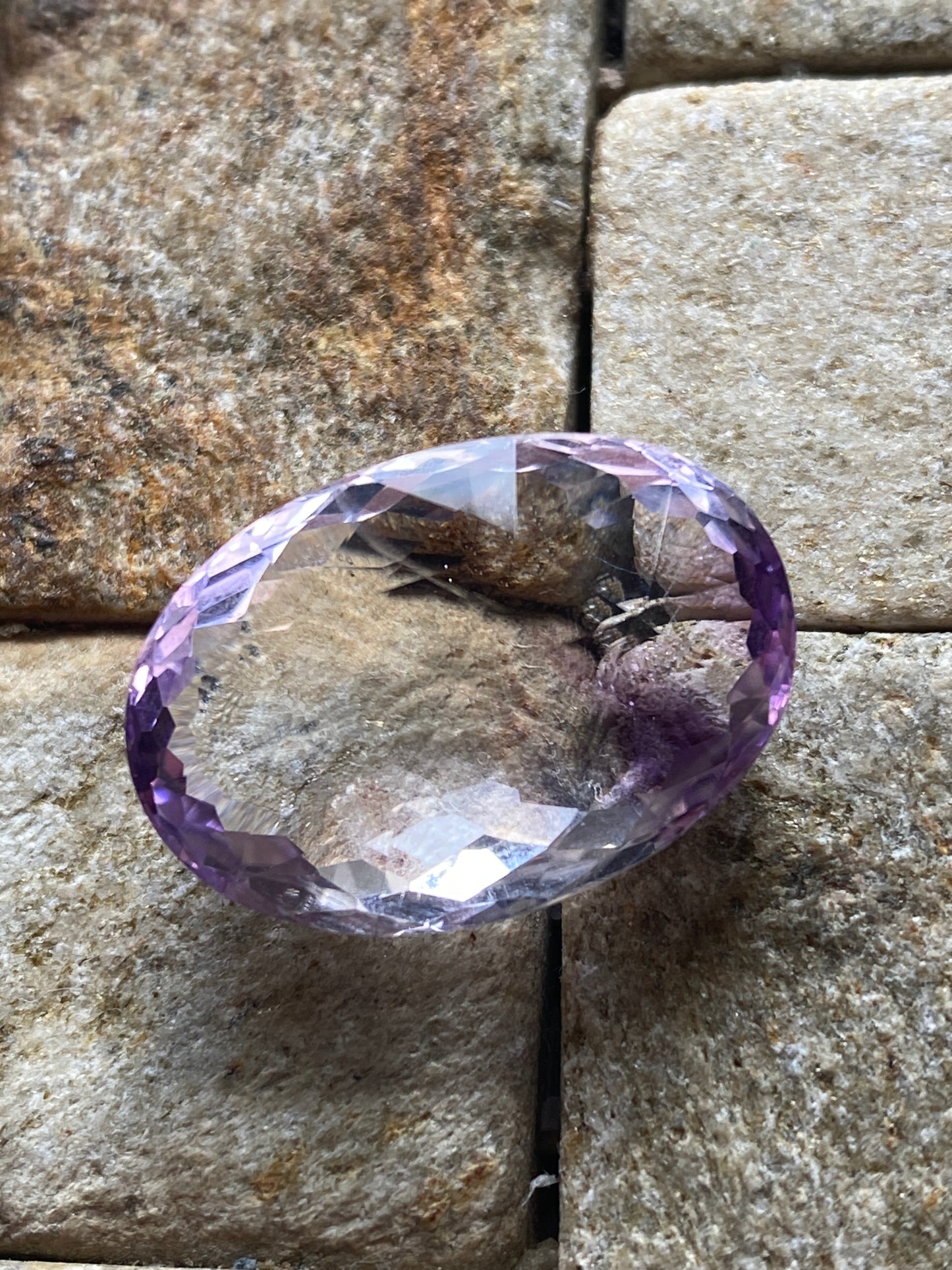 AMETHYST NATURAL GEMSTONE : LIVINGSTONE DISTRICT, SOUTHERN PROV., ZAMBIA 18.73Ct MF4956