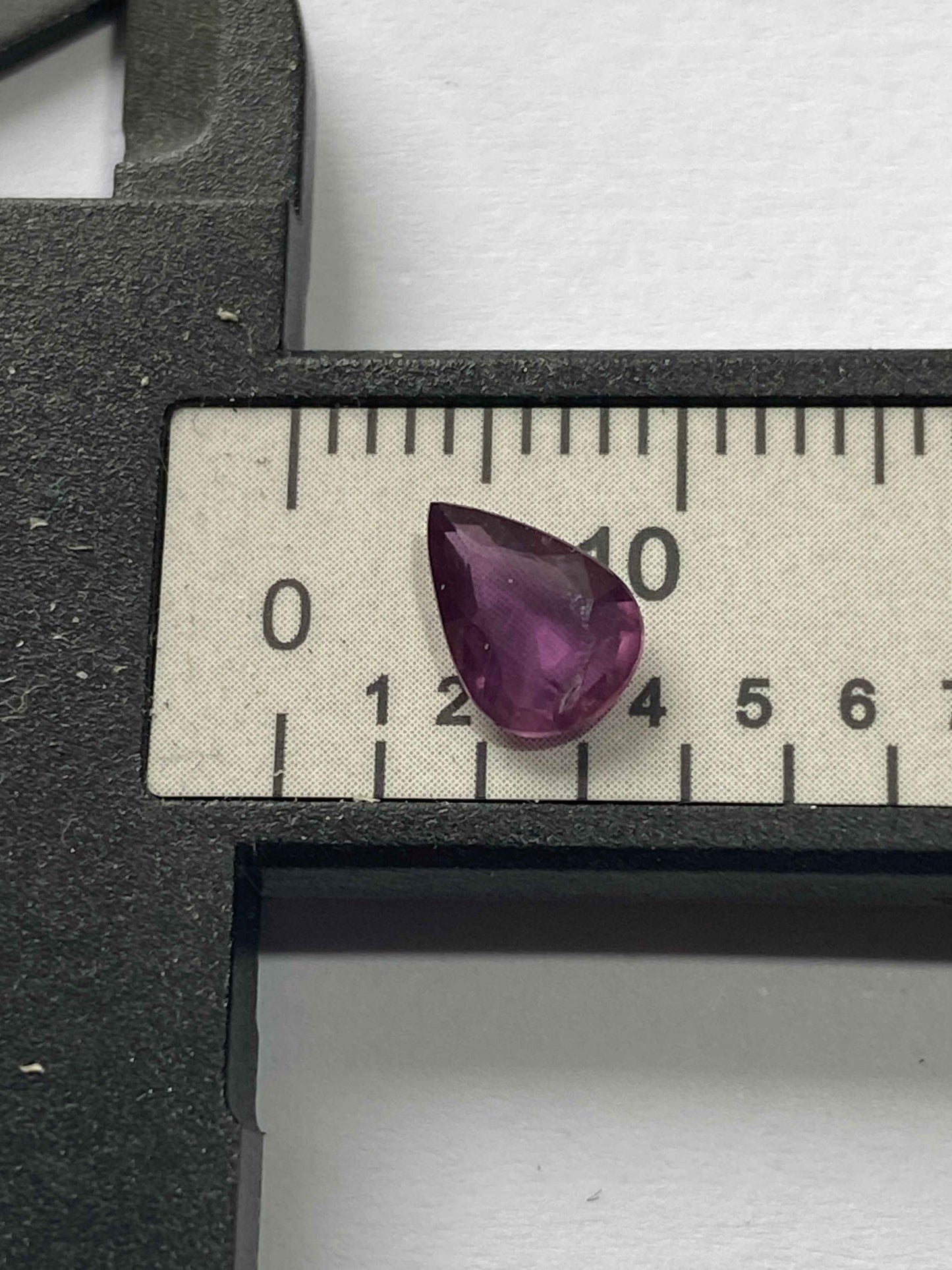 SAPPHIRE CORUNDUM NATURAL GEMSTONE : ZAZAFOTSY, MADAGASCAR 0.56Ct MFG4957