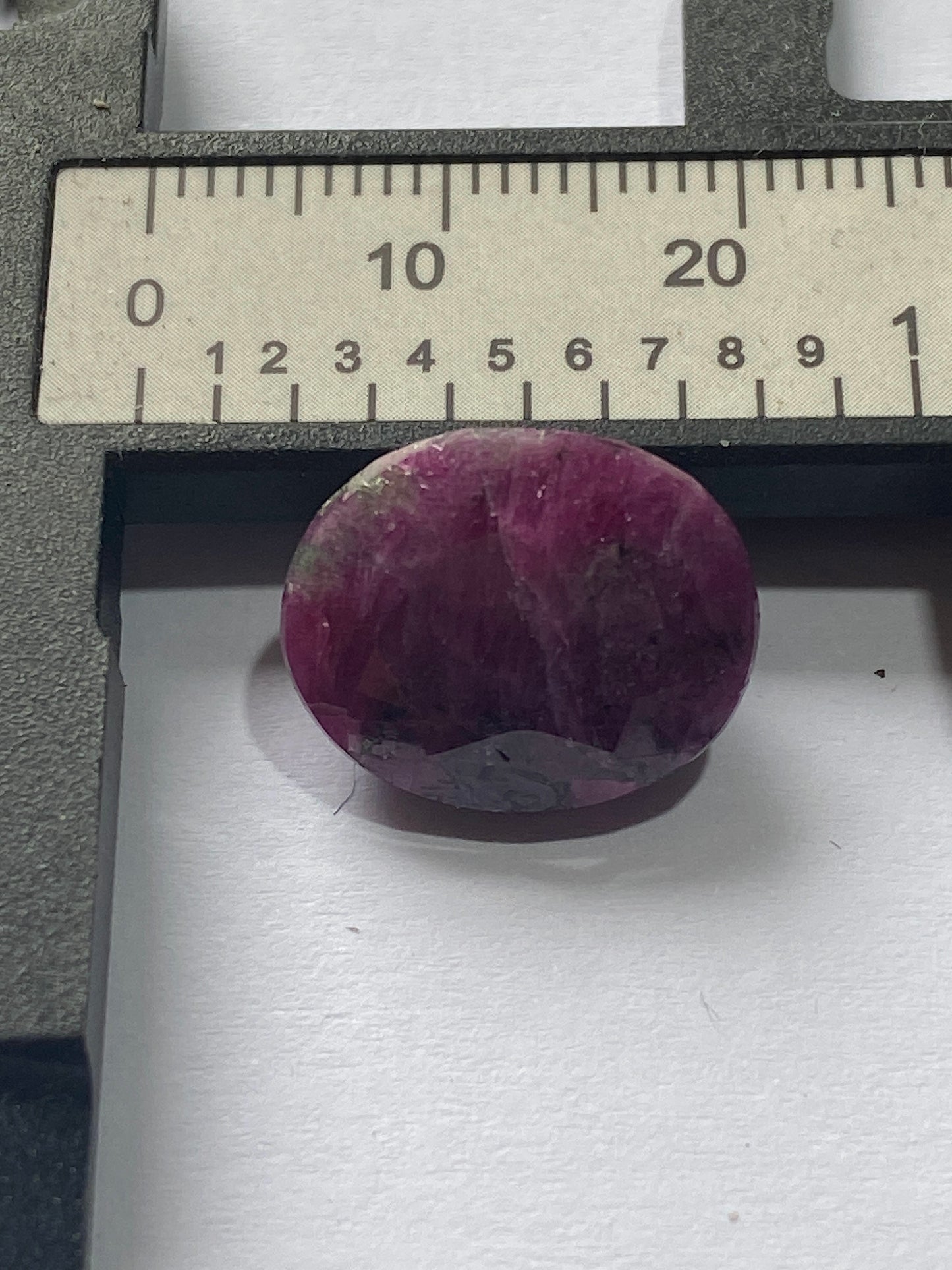 RUBY CORUNDUM IN ZOISITE NATURAL GEMSTONE : MUNDARARA MINE, TANZANIA 12.60Ct MFG4958
