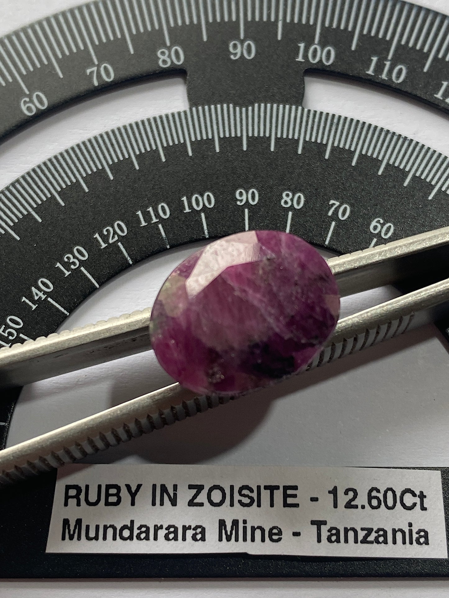 RUBY CORUNDUM IN ZOISITE NATURAL GEMSTONE : MUNDARARA MINE, TANZANIA 12.60Ct MFG4958