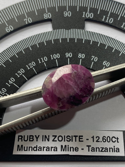 RUBY CORUNDUM IN ZOISITE NATURAL GEMSTONE : MUNDARARA MINE, TANZANIA 12.60Ct MFG4958