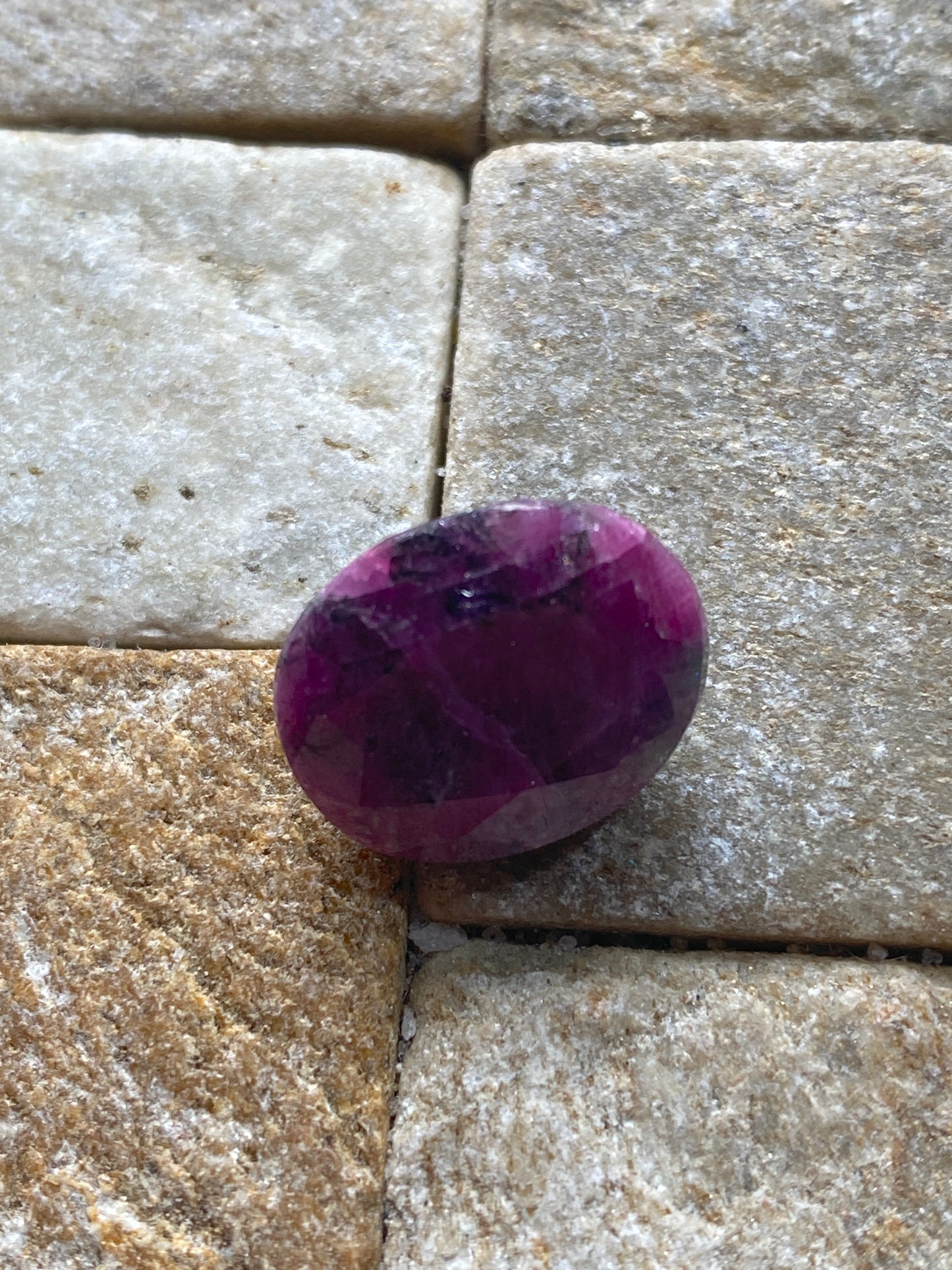 RUBY CORUNDUM IN ZOISITE NATURAL GEMSTONE : MUNDARARA MINE, TANZANIA 12.60Ct MFG4958