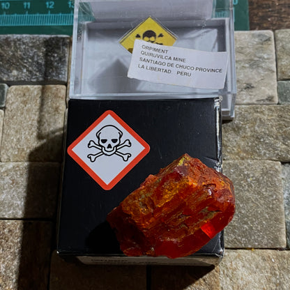 ORPIMENT CRYSTALLISATION FROM QUIRUVILCA MINE, PERU 18g MF1382