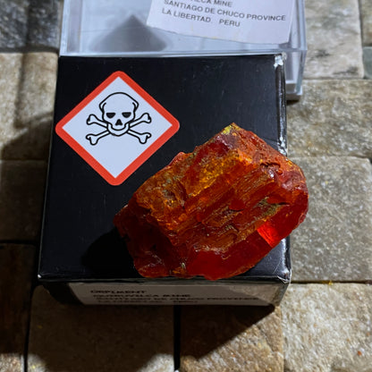 ORPIMENT CRYSTALLISATION FROM QUIRUVILCA MINE, PERU 18g MF1382