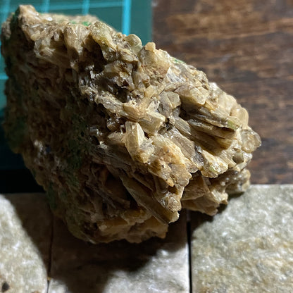 DIOPSIDE WITH GROSSULAR [GREEN] - ORFORD NICKEL MINE, QUEBEC, CANADA 90g MF1352