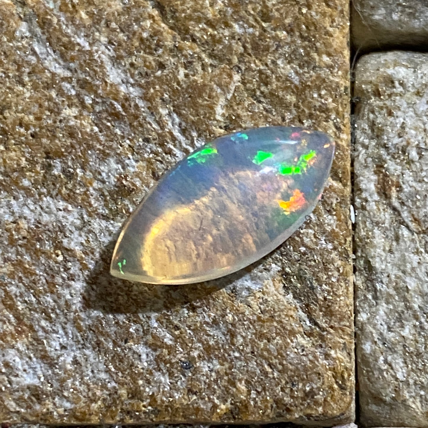 OPAL NATURAL MINED - DUBNIK, PRESOV REGION, SLOVAKIA. 1.75Ct. MFG5067