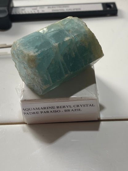 AQUAMARINE BERYL CRYSTAL : PADRE PARAISO, MINAS GERAIS, BRAZIL 52g MF5021