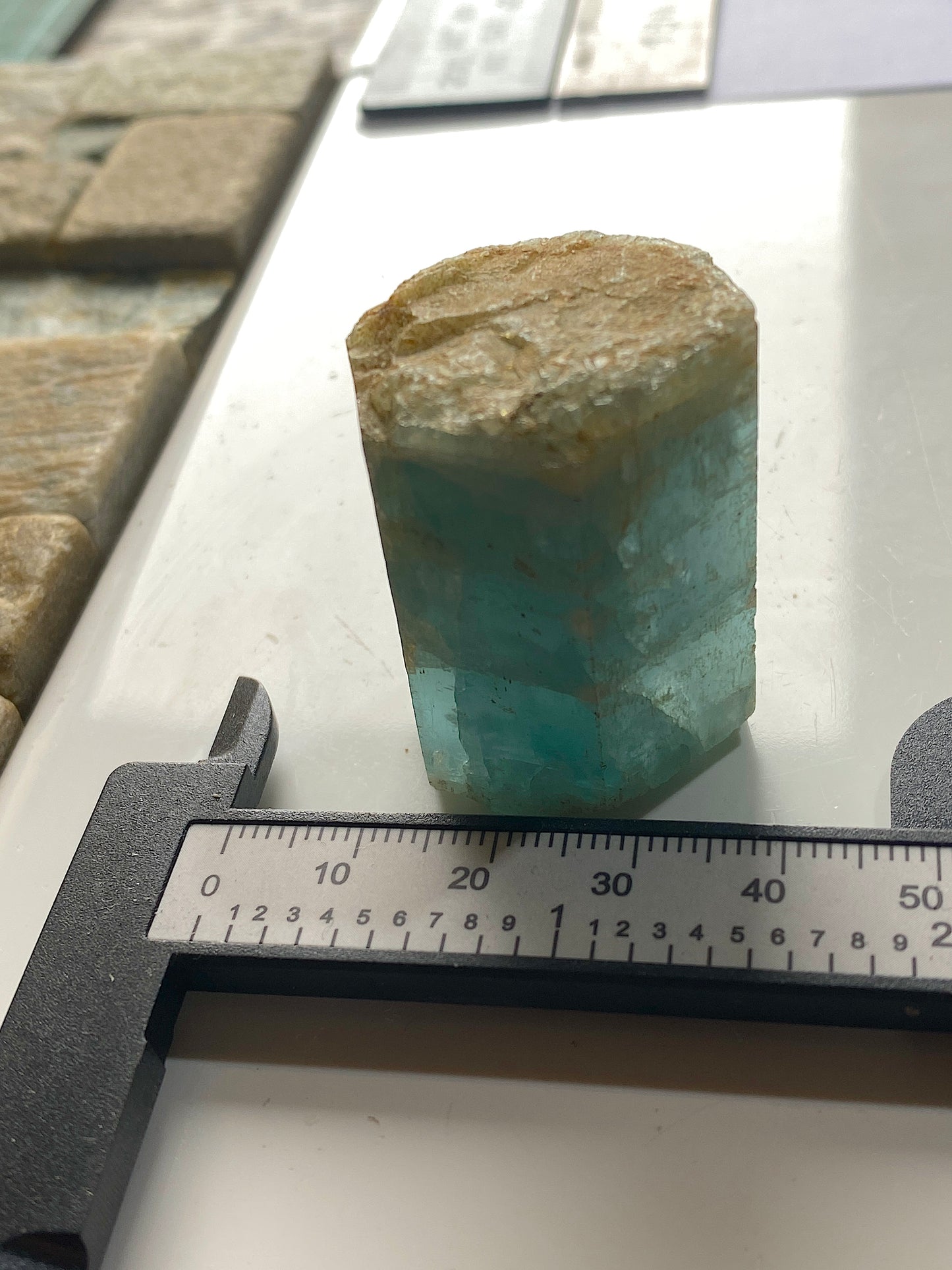 AQUAMARINE BERYL CRYSTAL : PADRE PARAISO, MINAS GERAIS, BRAZIL 52g MF5021