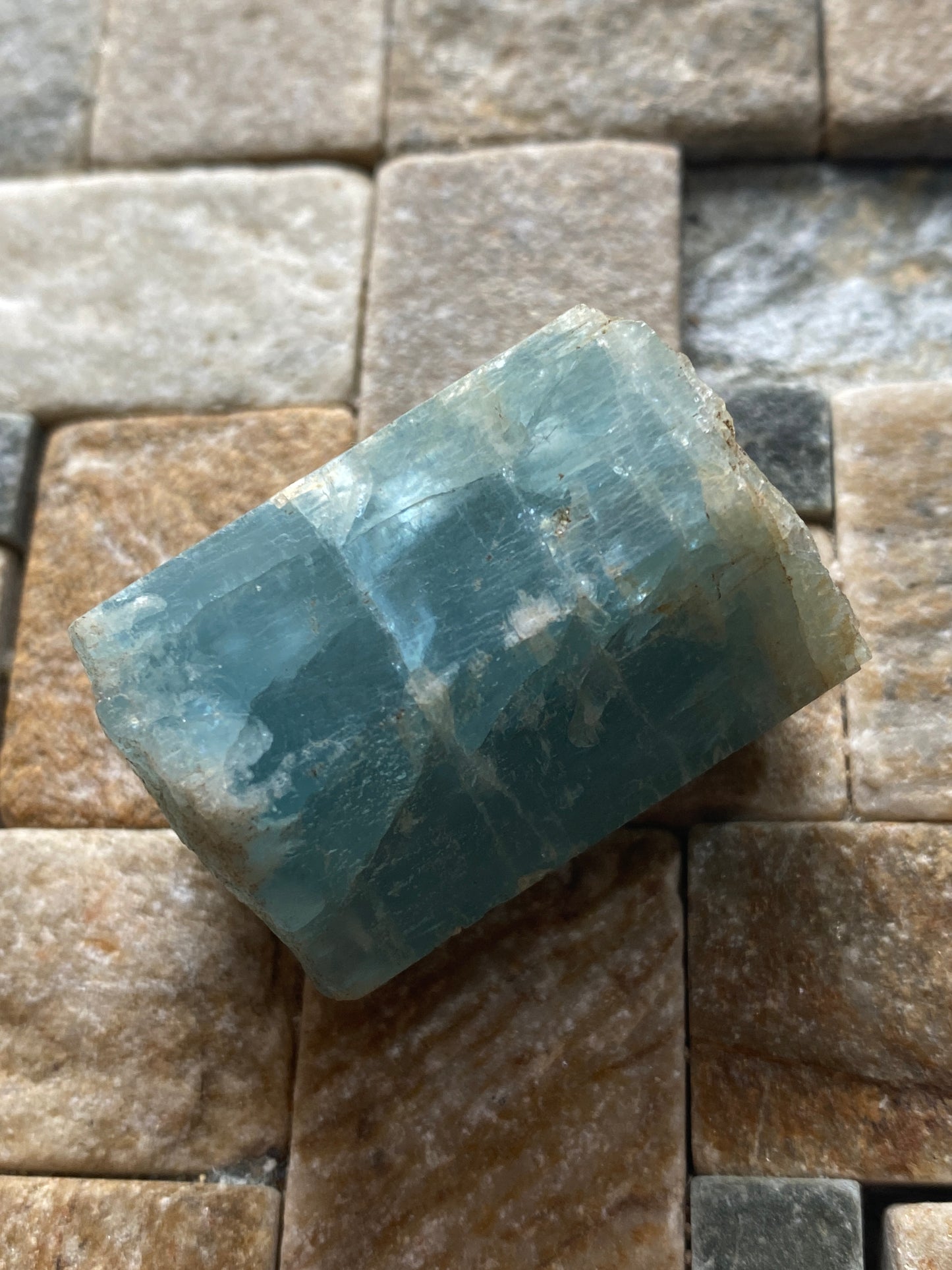 AQUAMARINE BERYL CRYSTAL : PADRE PARAISO, MINAS GERAIS, BRAZIL 52g MF5021