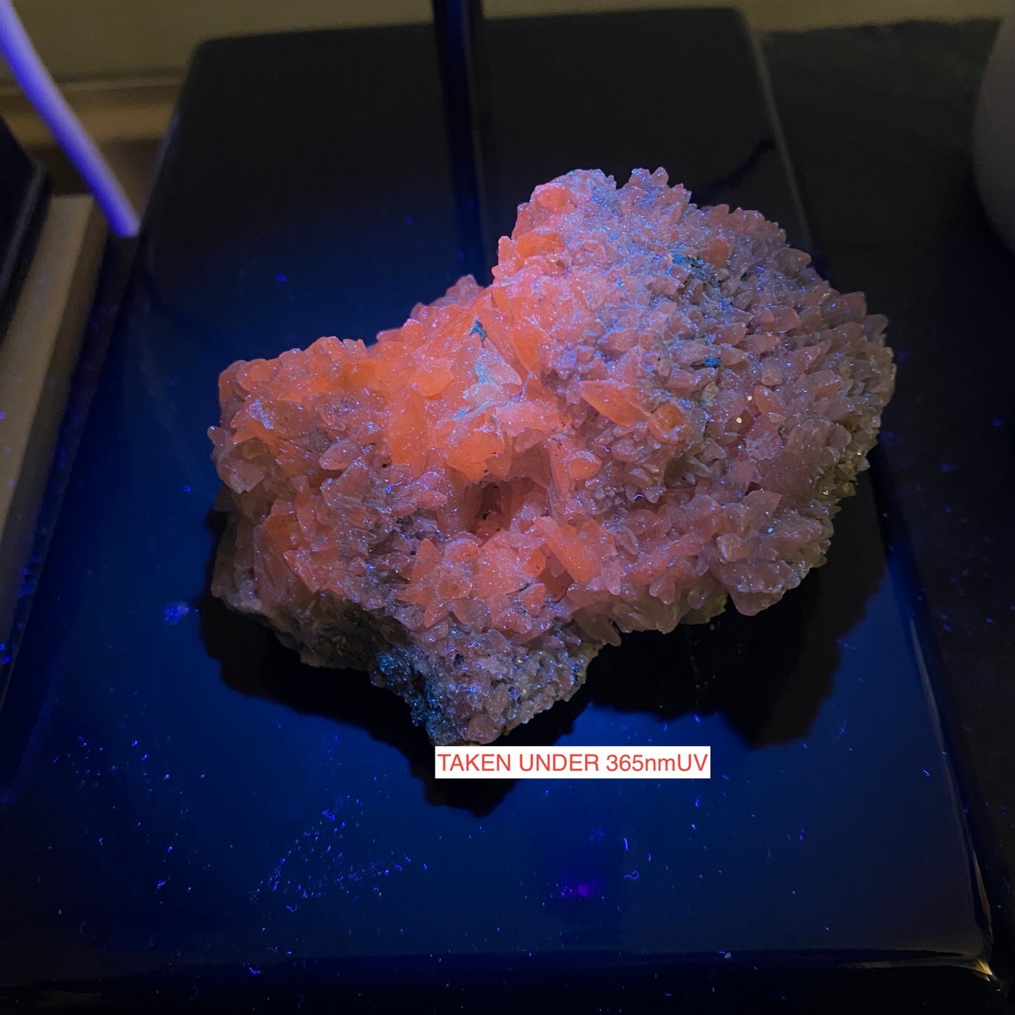 ÉCHANTILLON IMPRESSIONNANT DE CALCITE DE LA MINE DE CASAPALCA, PÉROU. 300g MF1311