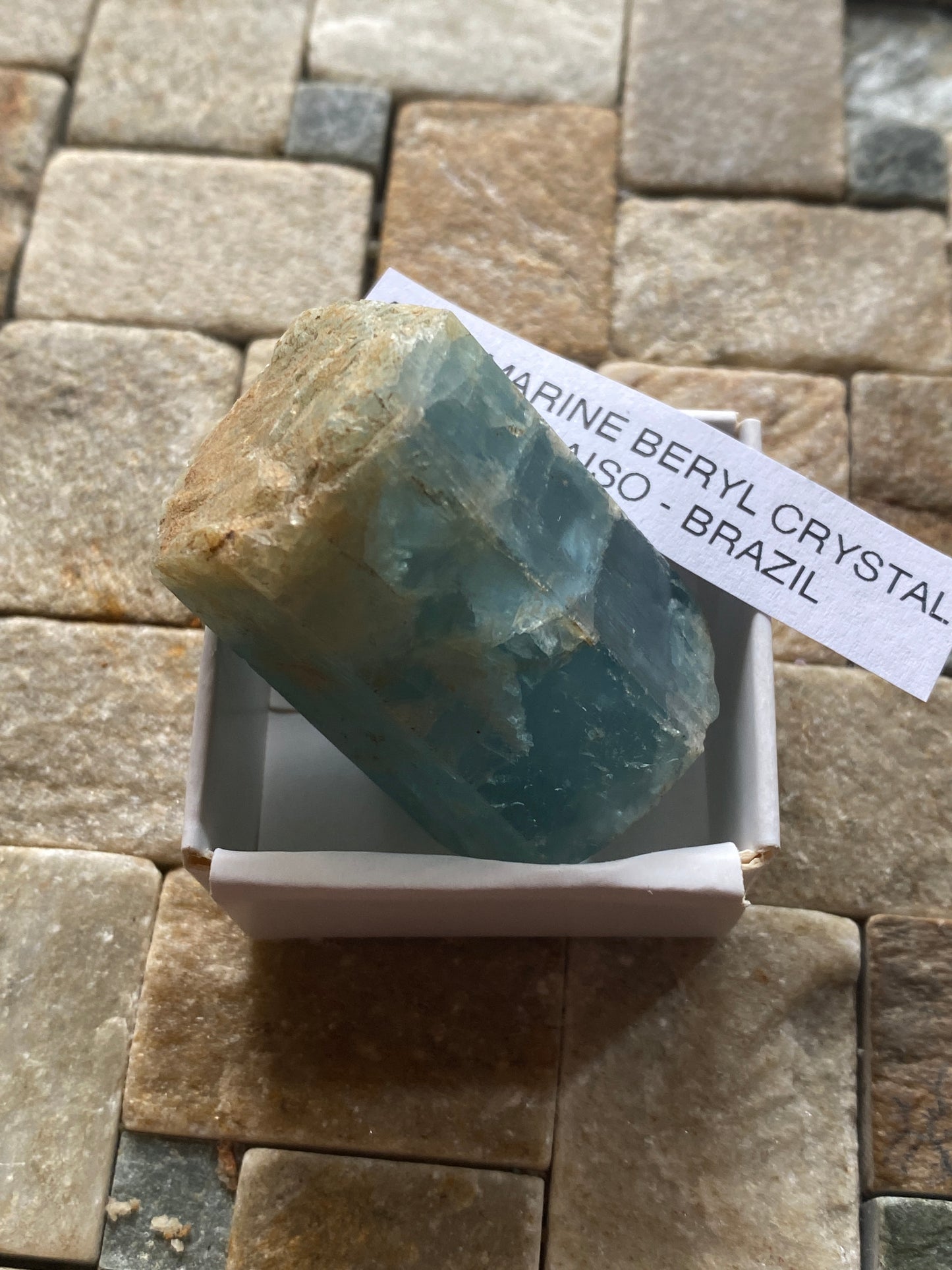 AQUAMARINE BERYL CRYSTAL : PADRE PARAISO, MINAS GERAIS, BRAZIL 52g MF5021