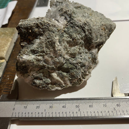 ÉCHANTILLON IMPRESSIONNANT DE CALCITE DE LA MINE DE CASAPALCA, PÉROU. 300g MF1311