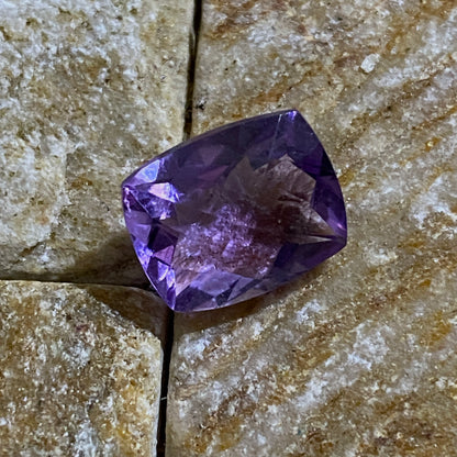 AMETHYST QUARTZ NATURAL GEMSTONE - SERENJE, CENTRAL PROVINCE, ZAMBIA 2.61Ct MFG5073