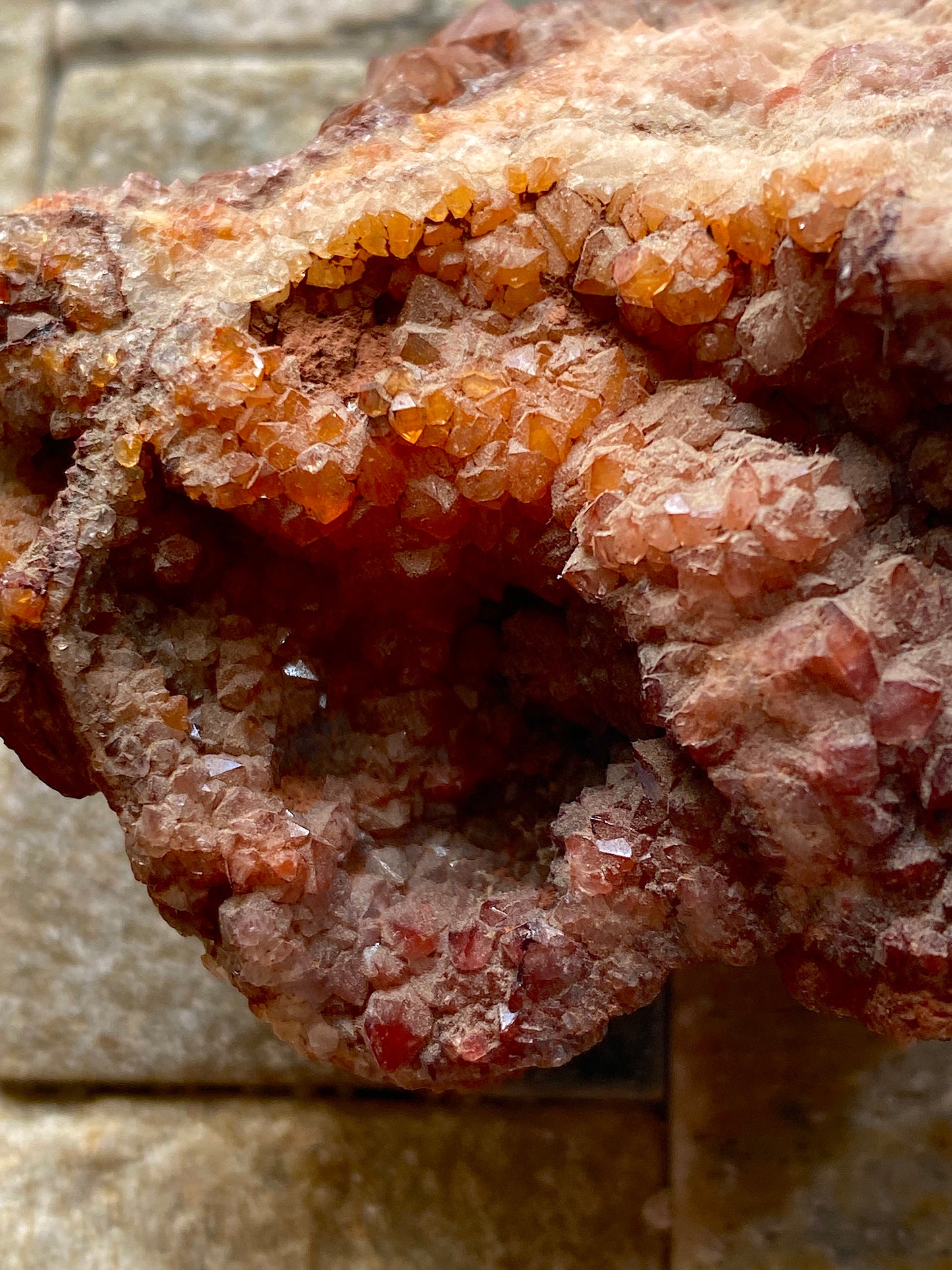 HEMATOID QUARTZ : L'ARGENTOPILLE, SAINT-PRIX, FRANCE. 95g. MF5035
